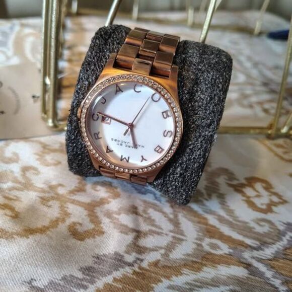 Women's Marc Jacob rose gold watch - Picture 3 of 8